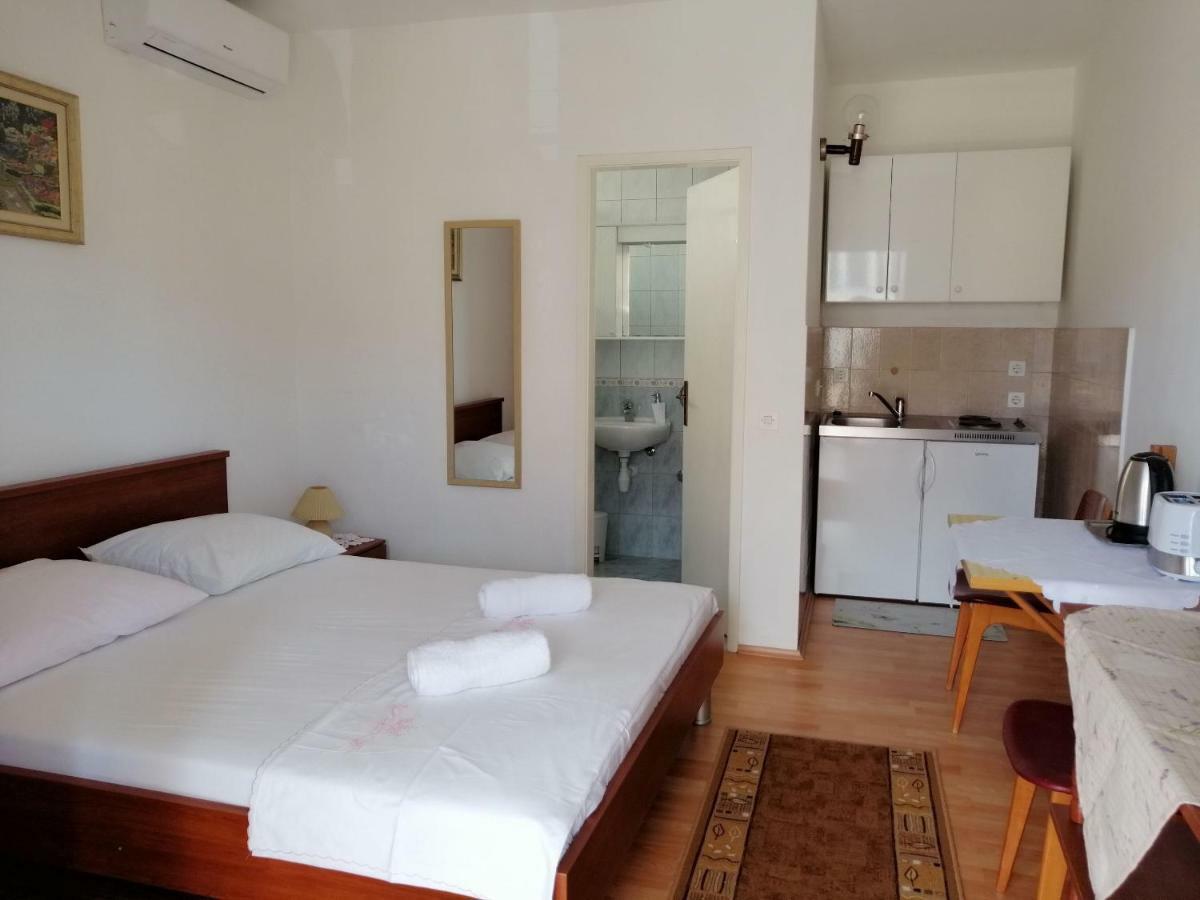 Apartments Emmas Studio Старий Град Екстер'єр фото
