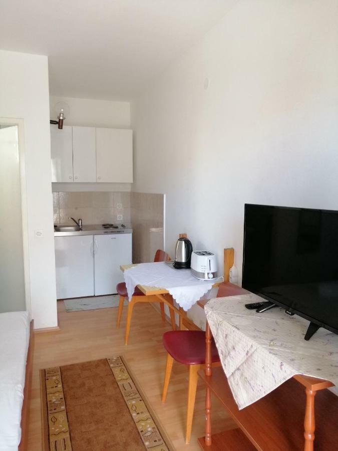Apartments Emmas Studio Старий Град Екстер'єр фото